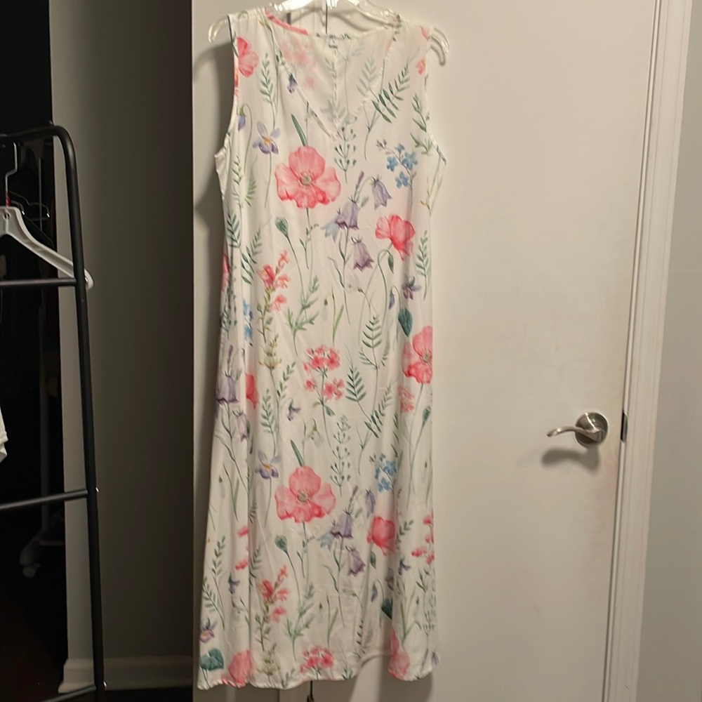 Large White Floral Print Sleeveless Midi Dress NWOT